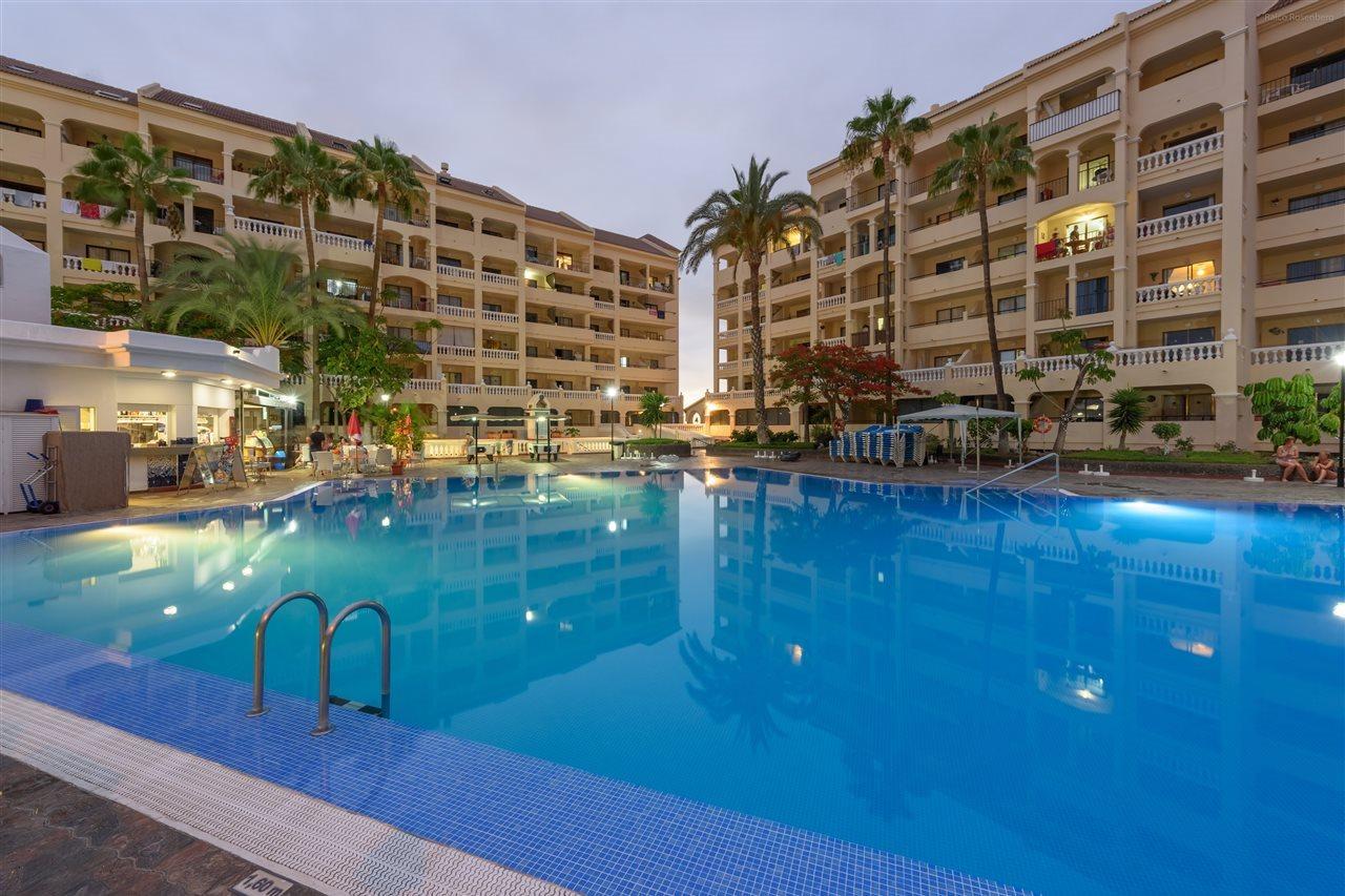 Castle Harbour Aparthotel Los Cristianos  Kültér fotó