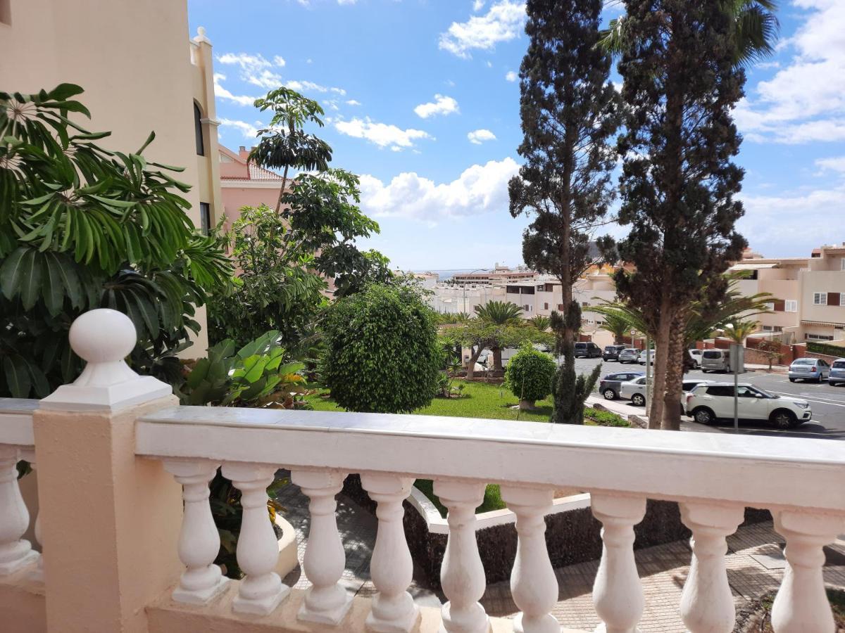 Castle Harbour Aparthotel Los Cristianos  Kültér fotó