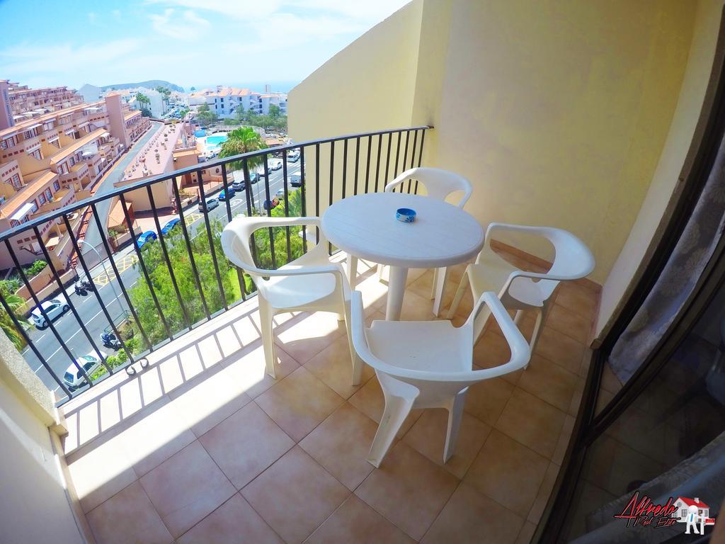 Castle Harbour Aparthotel Los Cristianos  Kültér fotó
