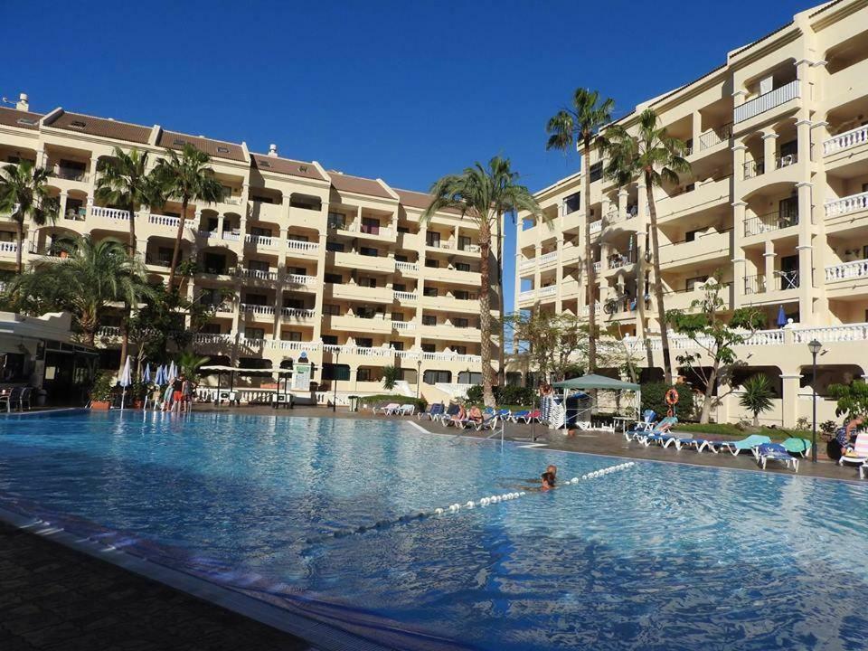 Castle Harbour Aparthotel Los Cristianos  Kültér fotó
