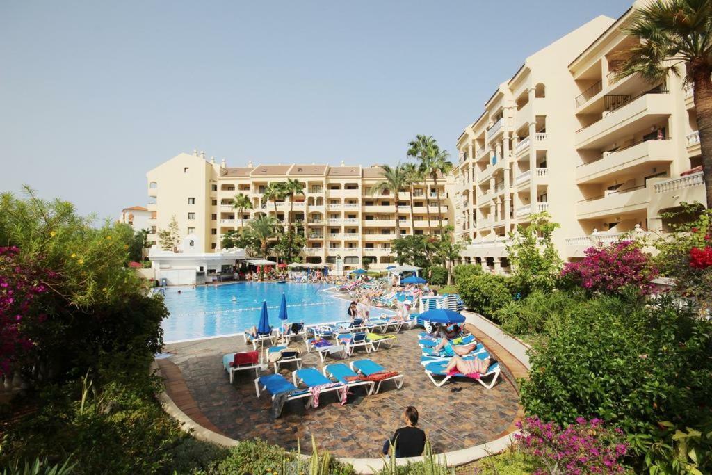 Castle Harbour Aparthotel Los Cristianos  Kültér fotó
